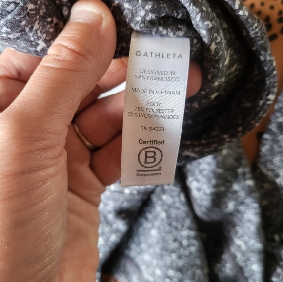 EUC Athleta Salutation Stash Pocket Tight Pebble Beach Legging Gray Small - Picture 11 of 15